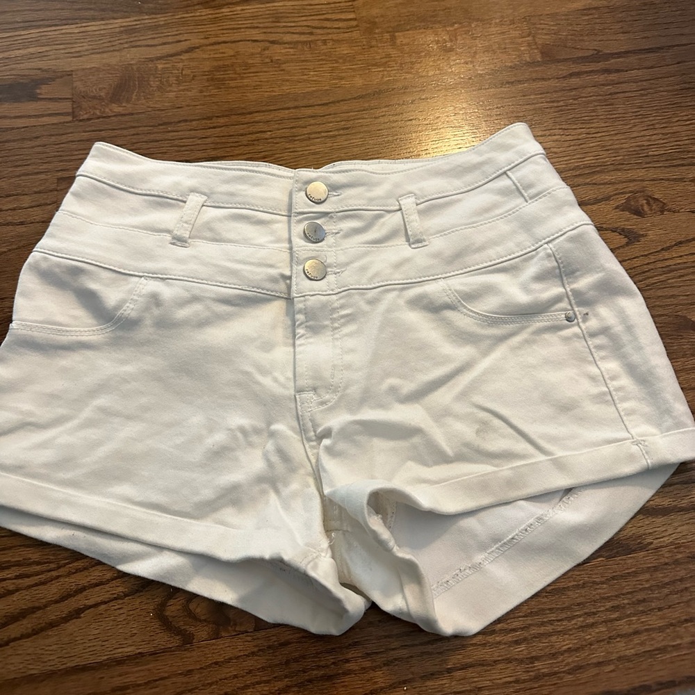 Refuge white jean shorts